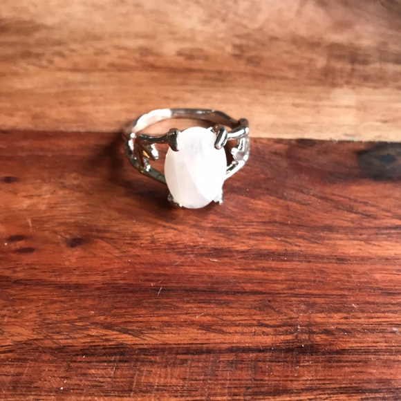 White Quartz Ring with Silver Setting & Band - Picture 8 of 10